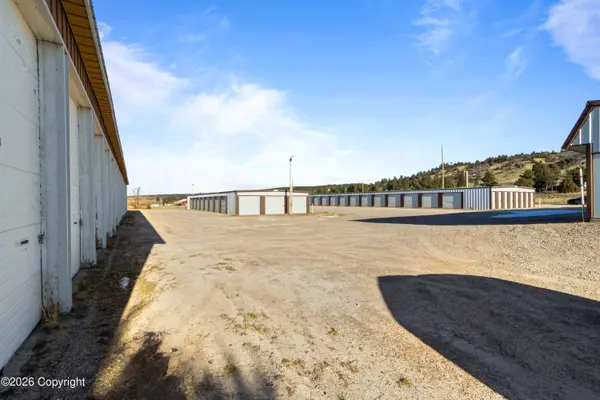 7 Foothills Dr, Newcastle, WY 82701