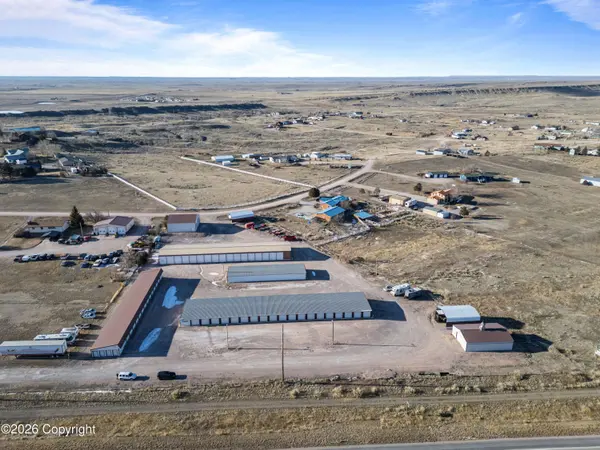 7 Foothills Dr, Newcastle, WY 82701