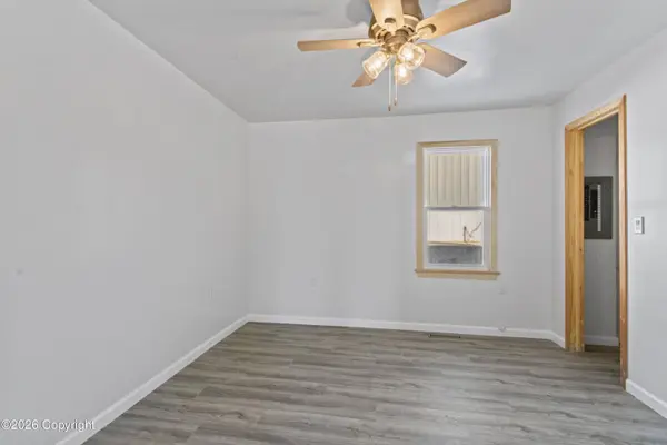 519 Pine St, Newcastle, WY 82701