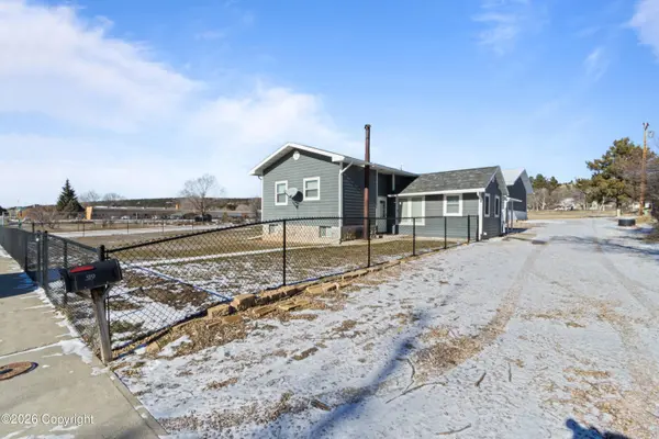 519 Pine St, Newcastle, WY 82701