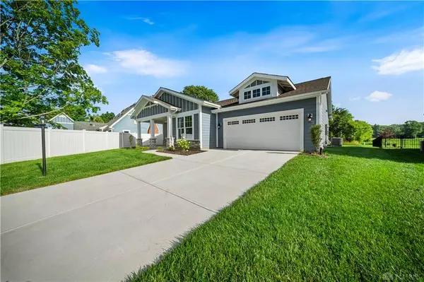 10015 Charlotte Court, Washington Twp, OH 45458