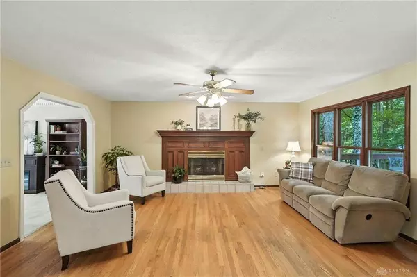 2140 Hillrise Circle, Bellbrook, OH 45305