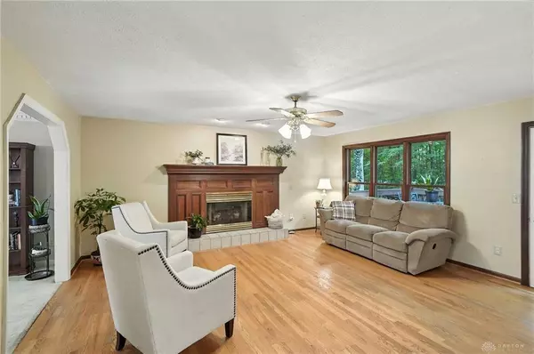 2140 Hillrise Circle, Bellbrook, OH 45305