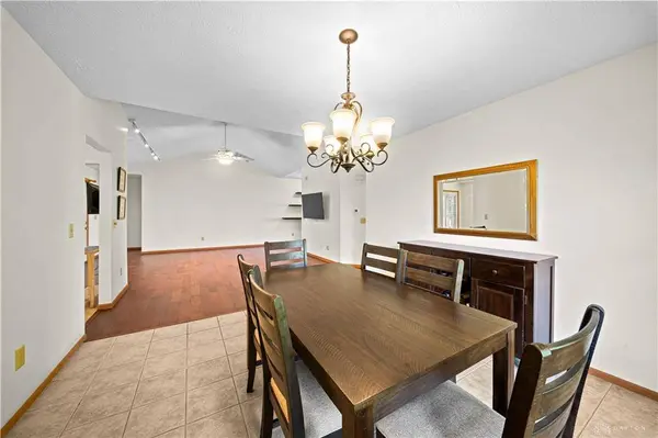 1780 Tearose Circle, Fairborn, OH 45324