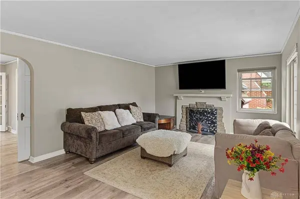 208 E Dorothy Lane, Kettering, OH 45419