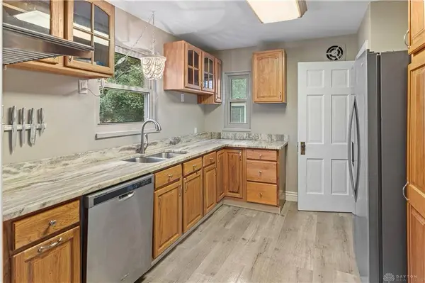 208 E Dorothy Lane, Kettering, OH 45419