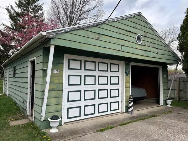 389 N Garber Drive, Tipp City, OH 45371