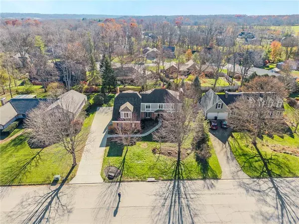 7742 N Winding Way, Tipp City, OH 45371