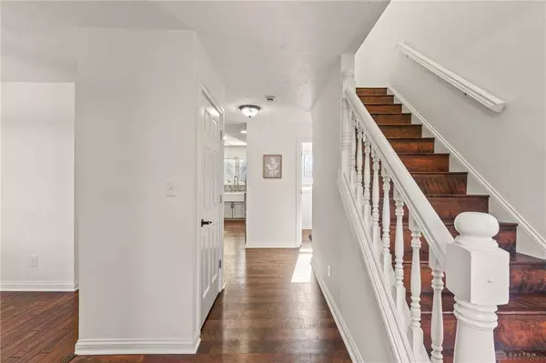 7742 N Winding Way, Tipp City, OH 45371