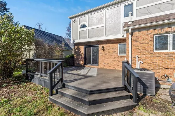 7742 N Winding Way, Tipp City, OH 45371