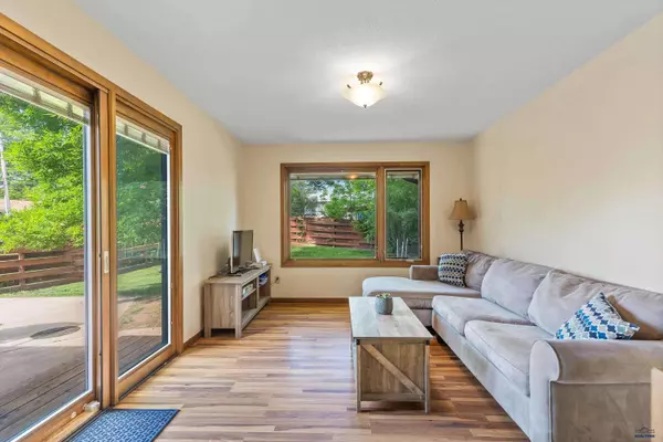 705 Belmont Dr, Rapid City, SD 57702