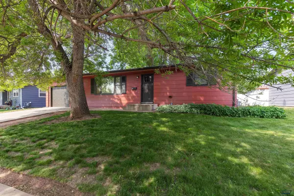 705 Belmont Dr, Rapid City, SD 57702
