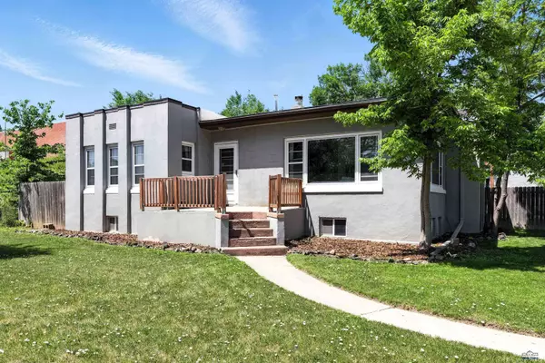 803 West St, Rapid City, SD 57701