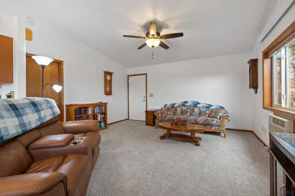 24527 Red Ridge Rd, Hermosa, SD 57744