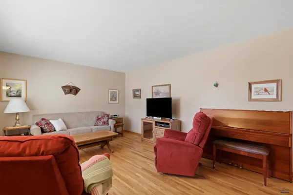 615 Bel Aire Dr, Rapid City, SD 57702