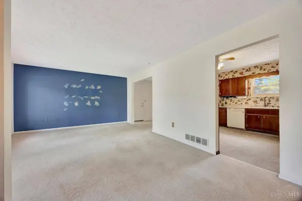 6552 Barret Rd, West Chester, OH 45069