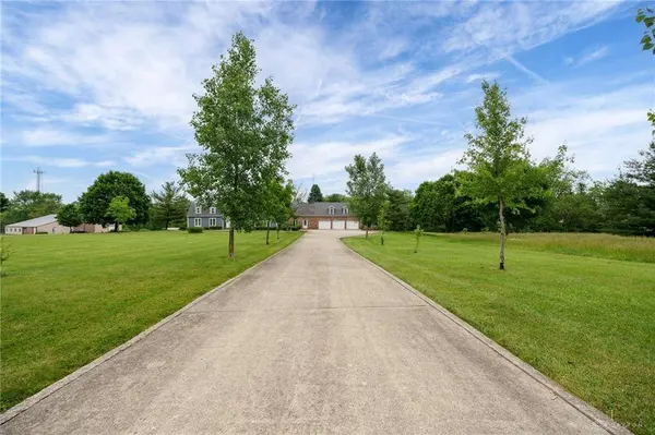 4850 S Charleston Pike, Springfield, OH 45502