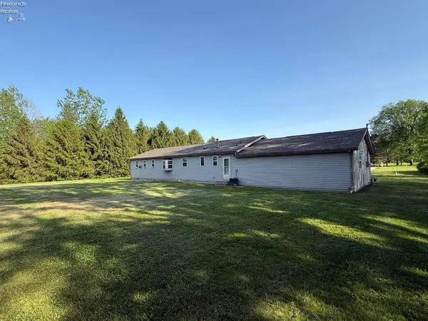 704 County Road 126, Fremont, OH 43420