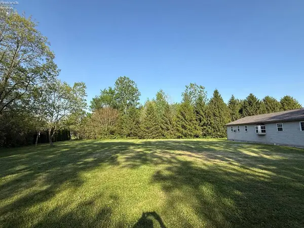 704 County Road 126, Fremont, OH 43420