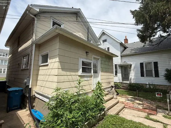 205 N Wood ST, Fremont, OH 43420