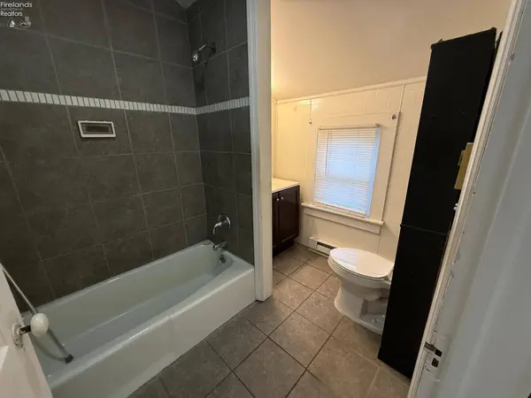 205 N Wood ST, Fremont, OH 43420