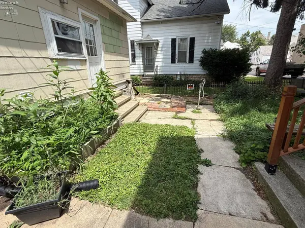 205 N Wood ST, Fremont, OH 43420
