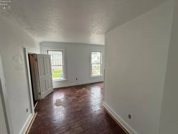 205 N Wood ST, Fremont, OH 43420