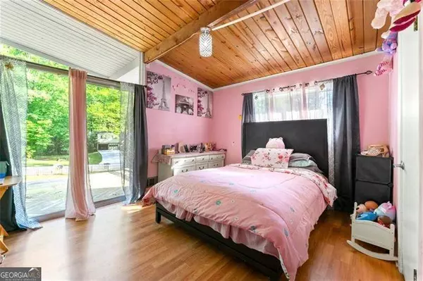 4882 Rock Haven DR SW, Lilburn, GA 30047