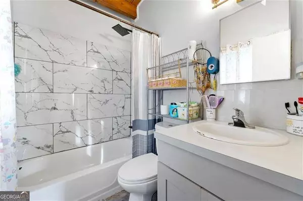 4882 Rock Haven DR SW, Lilburn, GA 30047