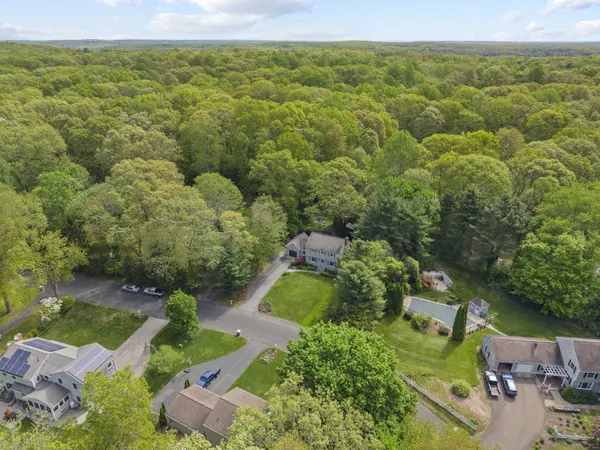 5 Willow Lane, East Lyme, CT 06333