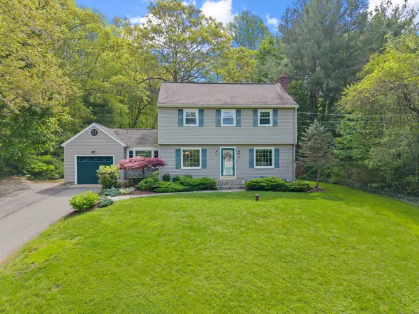 5 Willow Lane, East Lyme, CT 06333