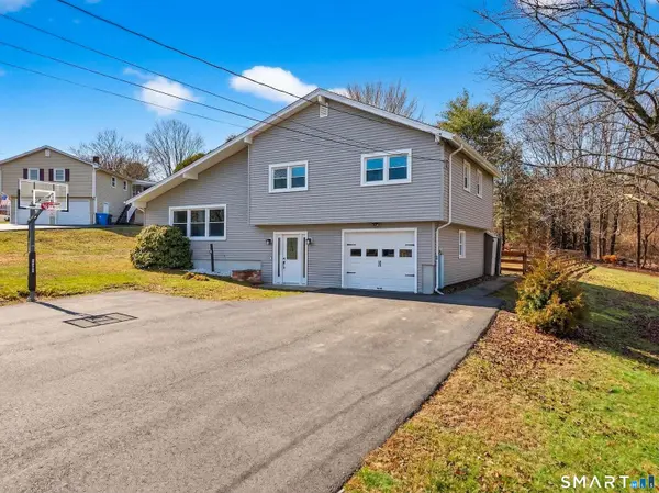 11 Green Briar Road, Norwich, CT 06360