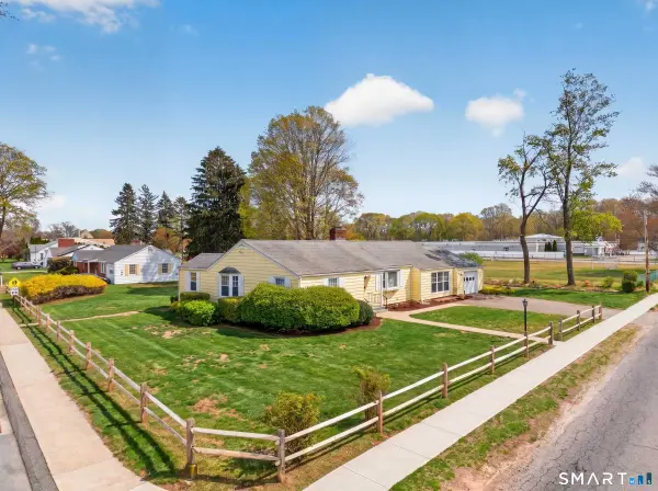 46 Lynde Street, Old Saybrook, CT 06475