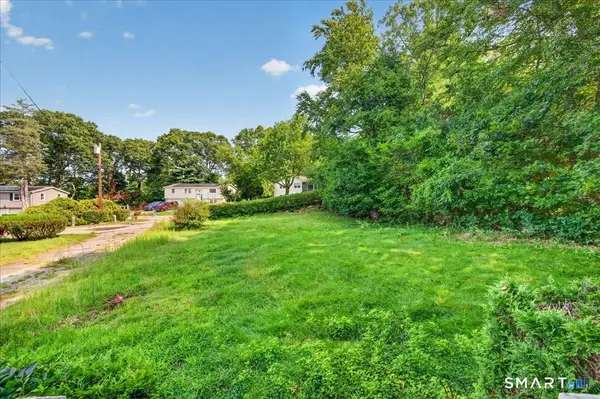 10 Mill Cove Road, Ledyard, CT 06335