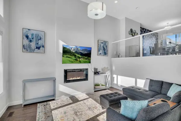 1530 Bayside AVE SW #404, Airdrie, AB T4B 4B5