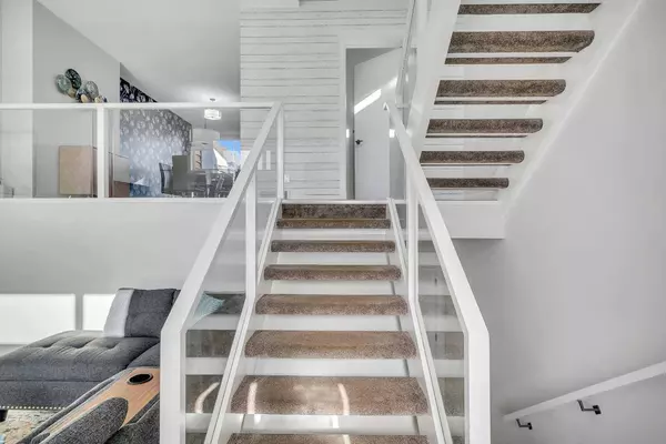 1530 Bayside AVE Southwest #404, Airdrie, AB T4B 4B5