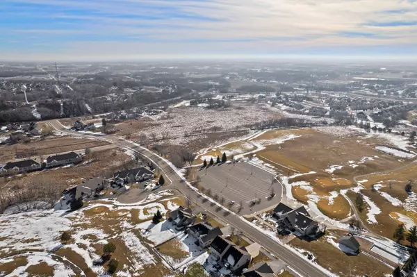 27201 Pete's Hill TRL, Elko New Market, MN 55020