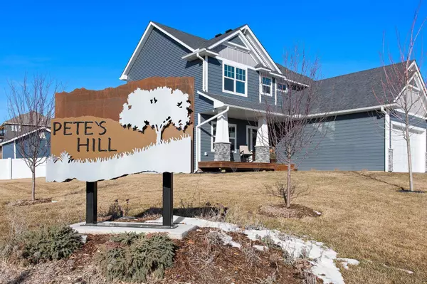 27201 Pete's Hill TRL, Elko New Market, MN 55020