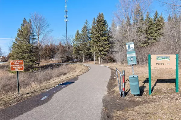 27211 Pete's Hill TRL, Elko New Market, MN 55020