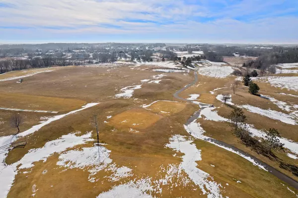 27201 Pete's Hill TRL, Elko New Market, MN 55020