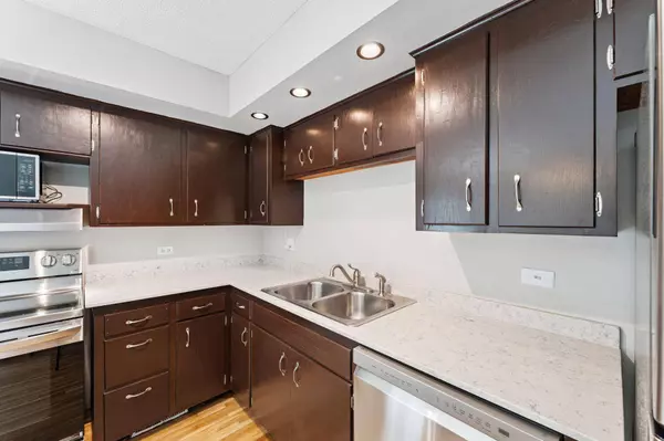 1928 Turquoise TRL, Eagan, MN 55122