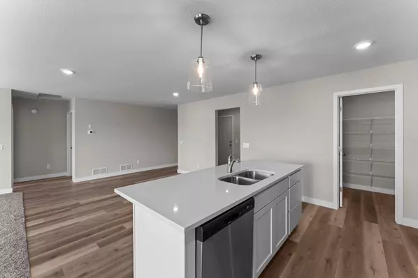 27241 Petes Hill TRL, Elko New Market, MN 55020