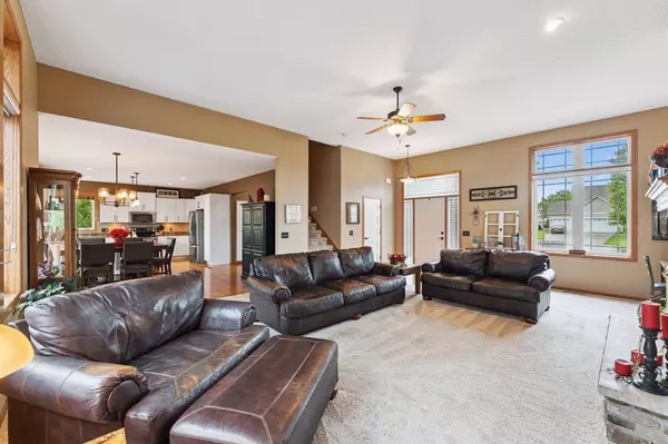 4829 Redpoll CT, Eagan, MN 55123