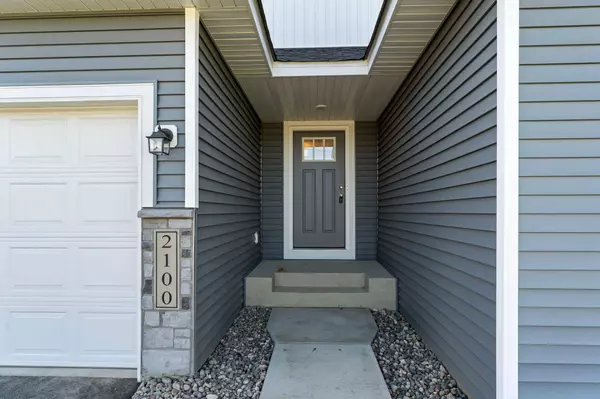 27241 Petes Hill TRL, Elko New Market, MN 55020