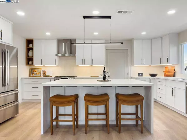 6196 Inglewood Dr, Pleasanton, CA 94588