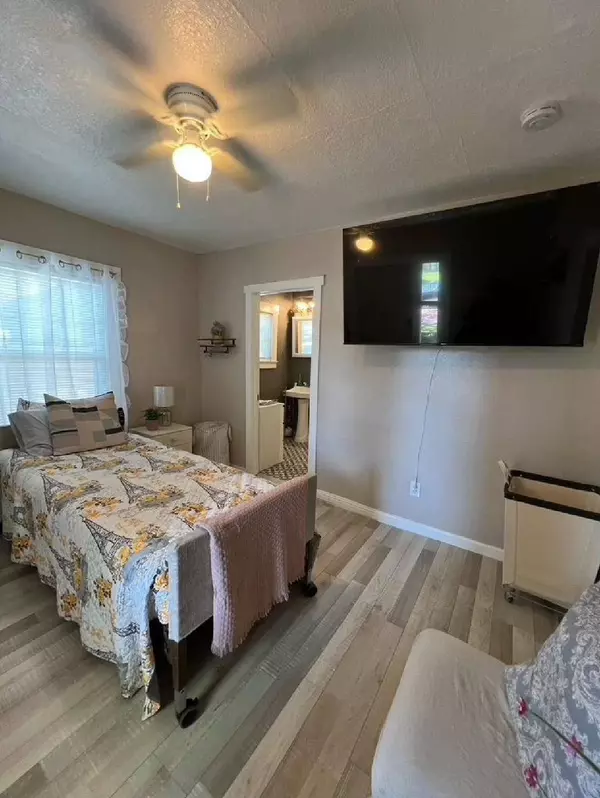 2917 Del Paso BLVD, Sacramento, CA 95815