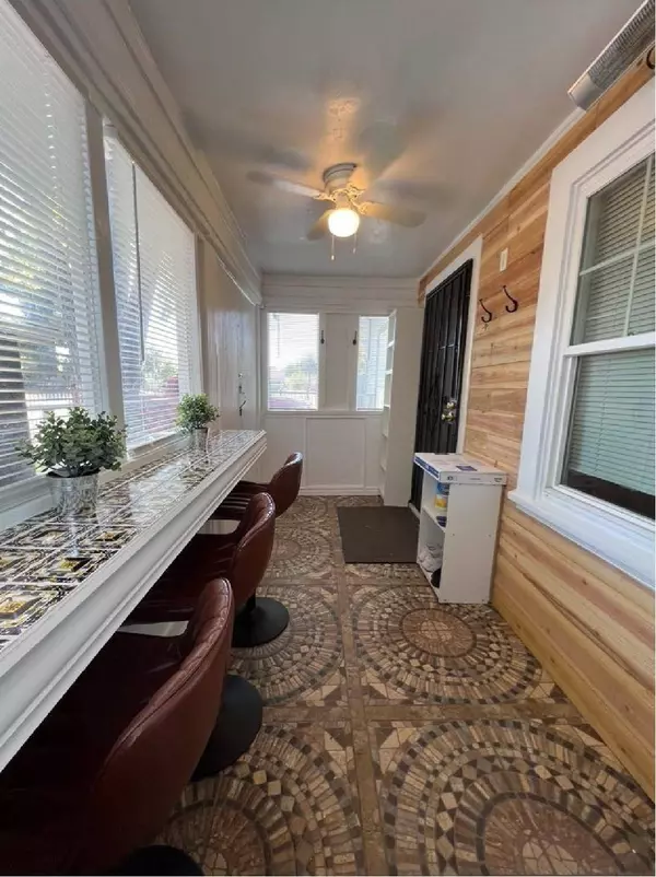 2917 Del Paso BLVD, Sacramento, CA 95815