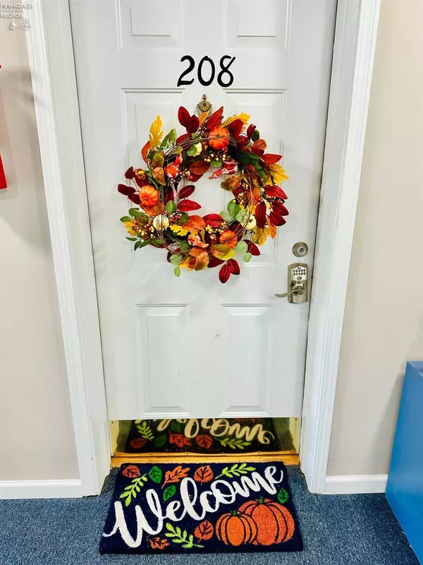 208 Clinton Reef DR, Port Clinton, OH 43452