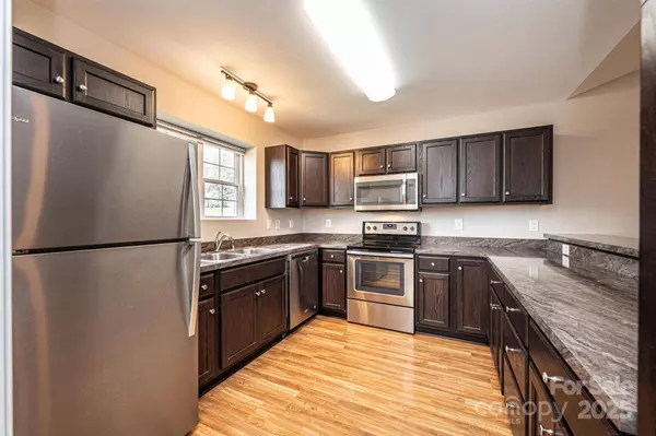 125 1st Avenue DR SE, Taylorsville, NC 28681