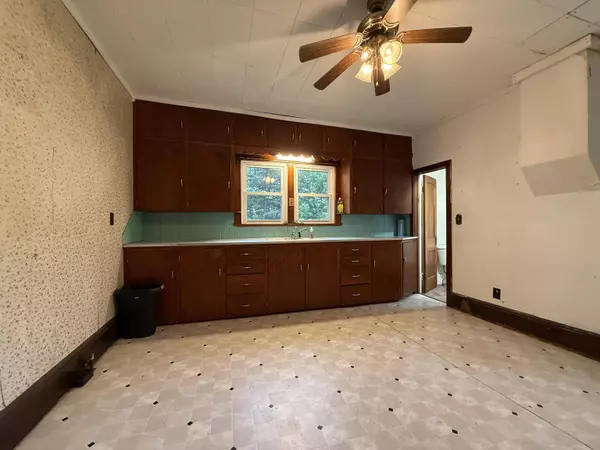 E1384 WOLF RIVER ROAD, Iola, WI 54945